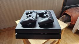 PlayStation 4 mit 2 Controllern guter Zustand
