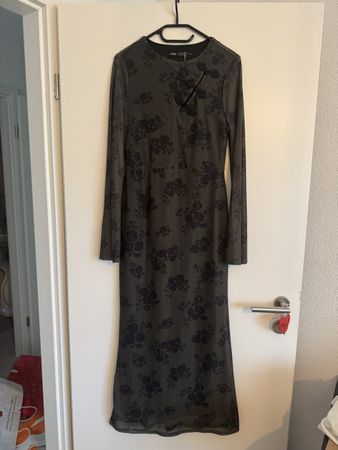 Robe longue à fleurs vert et noir