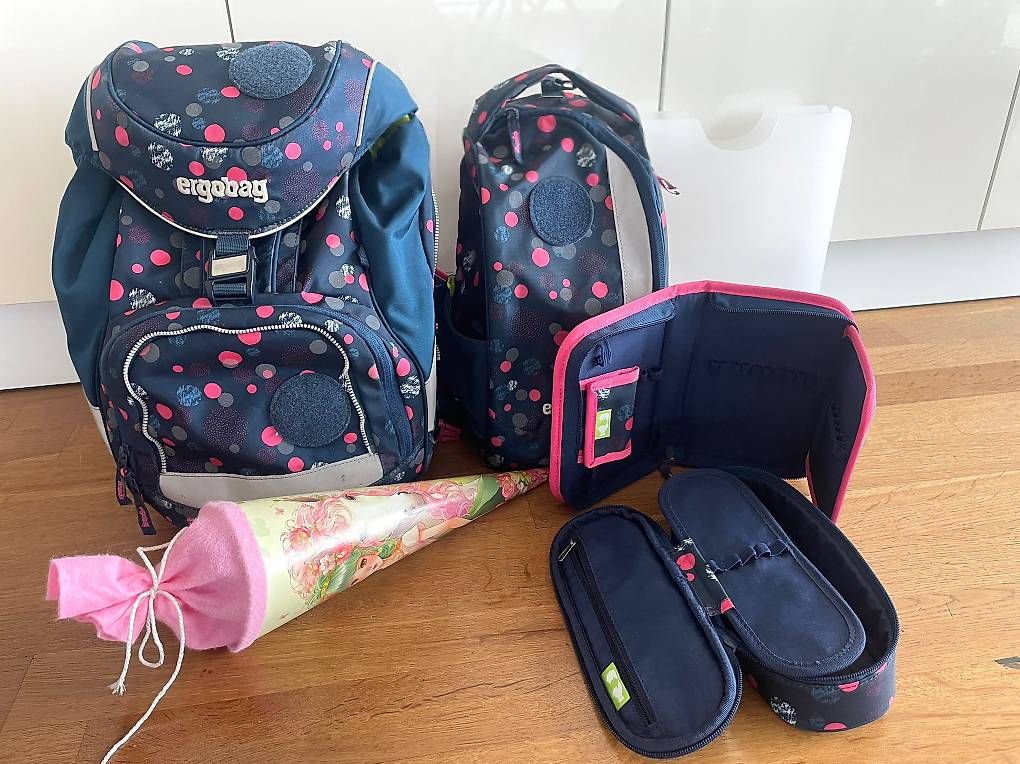 Borse & Zaini: Ergobag PACK Glow Schulrucksack set 5-teilig – Usato da Bellikon venduto da Ndorfer 1