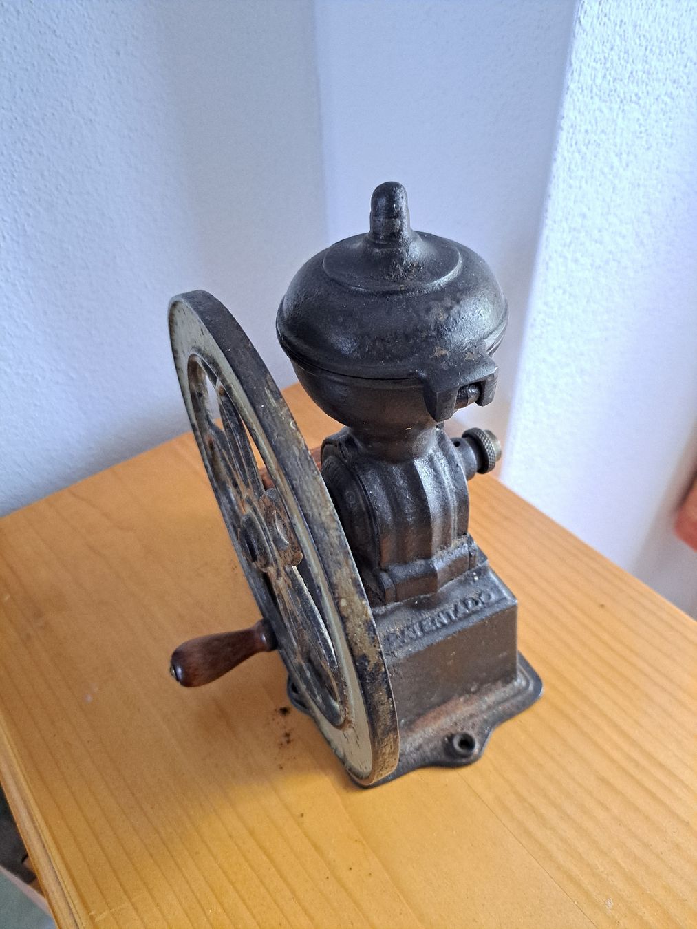 Macchine per caffè & Macchine per espresso: Kaffeemühle Gusseisen antik – Usato da Wettingen venduto da ML03 6