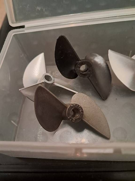 Modellismo RC: Propeller für RC Boot 4x – Nuovo (secondo la descrizione) da Lengnau BE venduto da zebra-jonny 1
