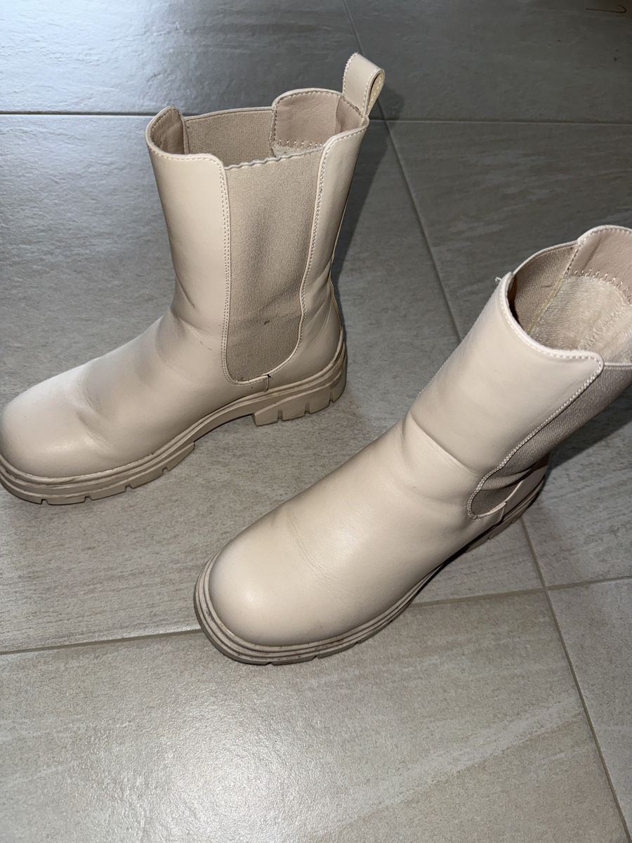 Scarpe da donna: Trendige Winterstiefeletten in Beige, Grösse 40 – Usato da Allschwil venduto da thankslove 5