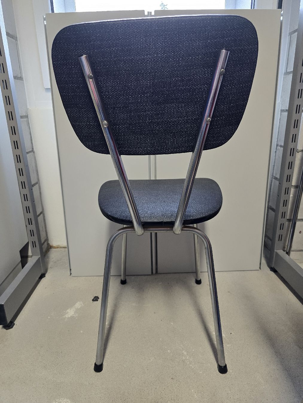 Sedie: Vintage Stuhl mit Chromgestell IGH – Usato da Zofingen venduto da Loop_ReSale 2