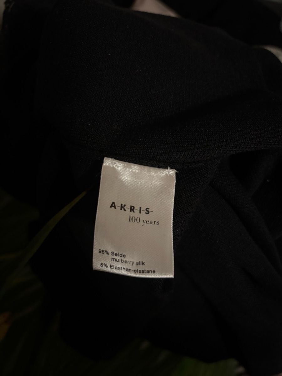 Akris Top: Schwarzes Akris Oberteil mit Herzen, Grösse 36, Top! – Nuovo (secondo la descrizione) da Rehetobel venduto da sop_8vdy 5