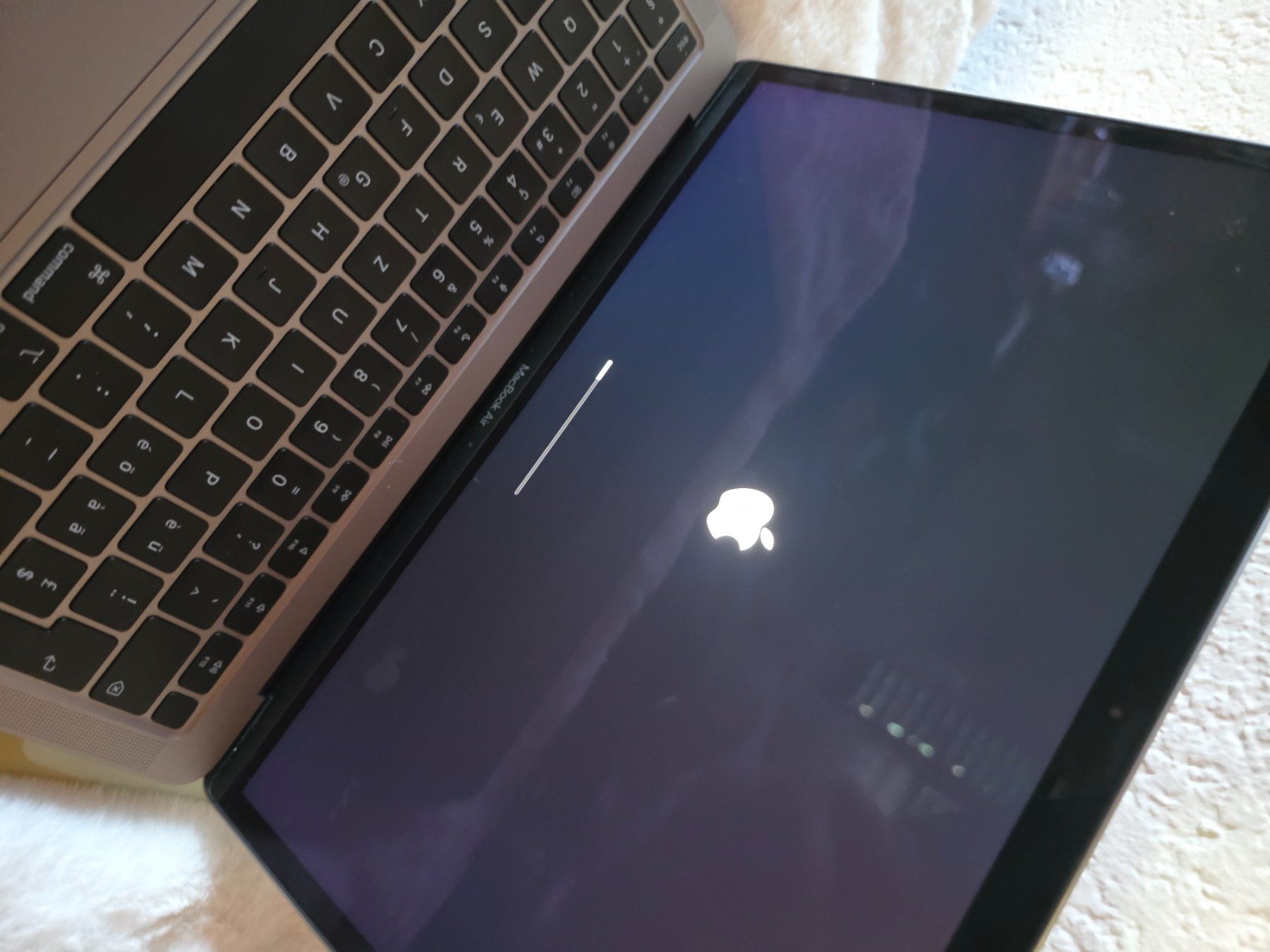 Apple Portables: Mac Book Air Neuwertig – Neuf (Voir description) à Lauperswil par Leona40 2