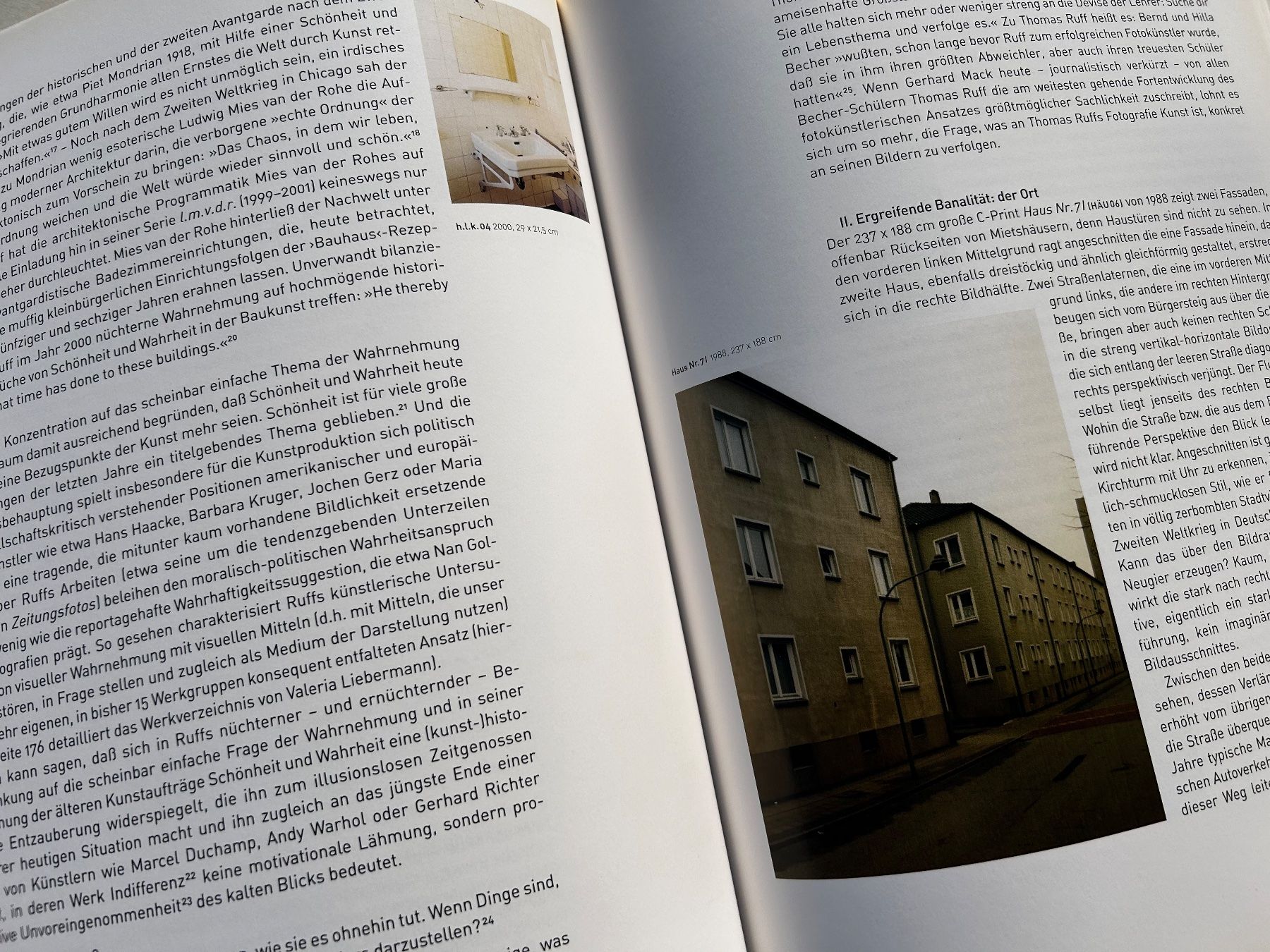 Libri: Thomas Ruff: Photographs 1979-Today. Great Condition! – Usato da Zürich venduto da Coffeetable88 3