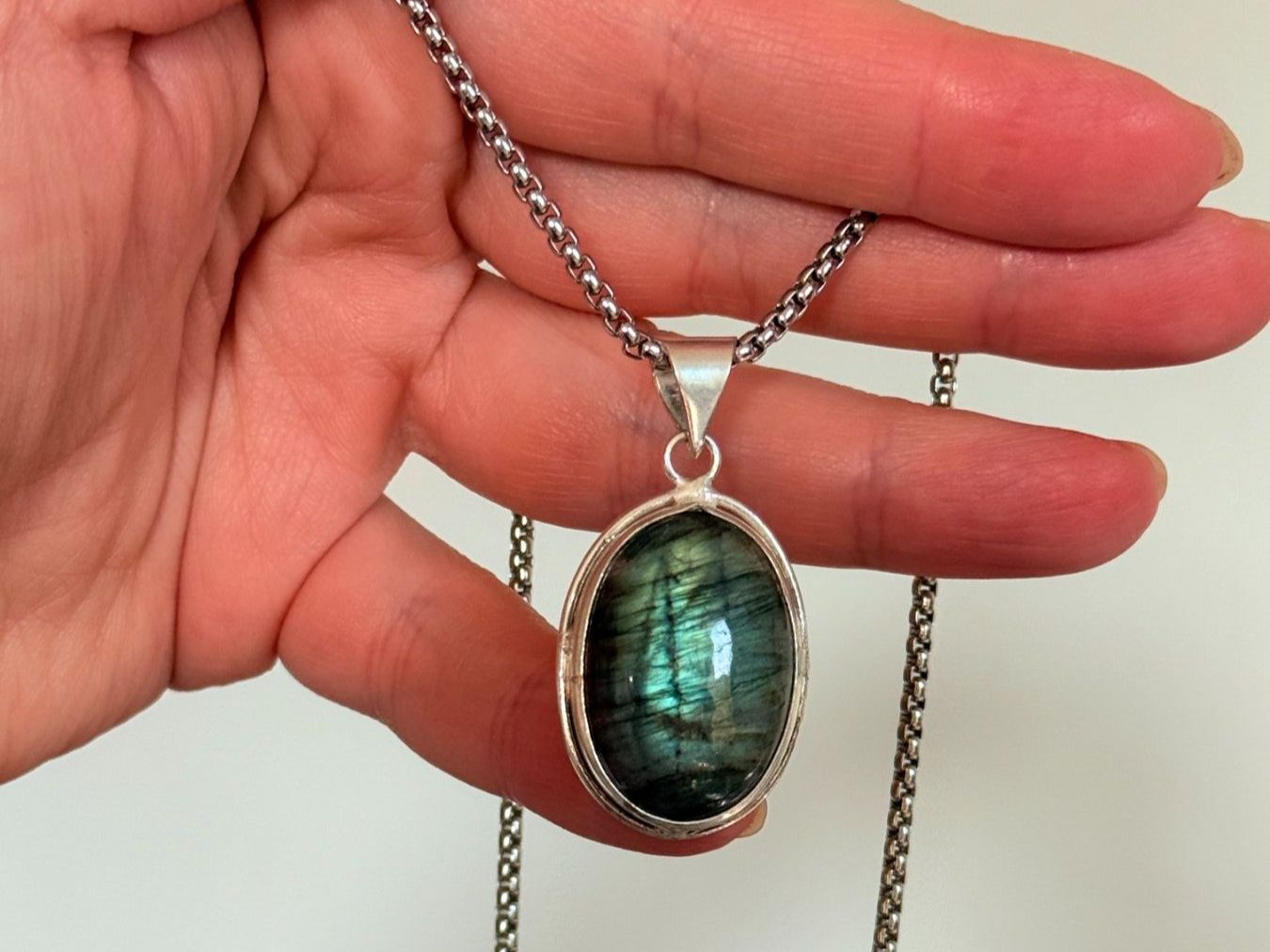 Catenine: Collier Labradorite, Pierre de Protection ! – Nuovo e nell'imballaggio originale da Genève venduto da AGBERG