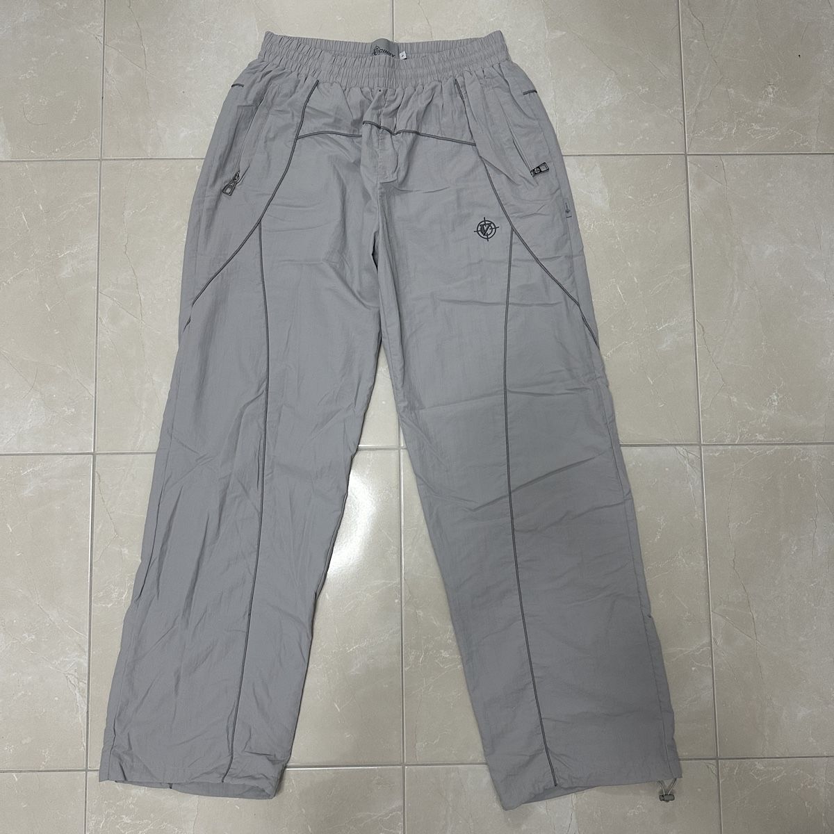 Pantaloni: Vicinity Trainerhose grau Grösse L – Usato da Frenkendorf venduto da a_1999 1