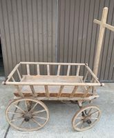 Chariot ancien décoratif bois roues bois bon état