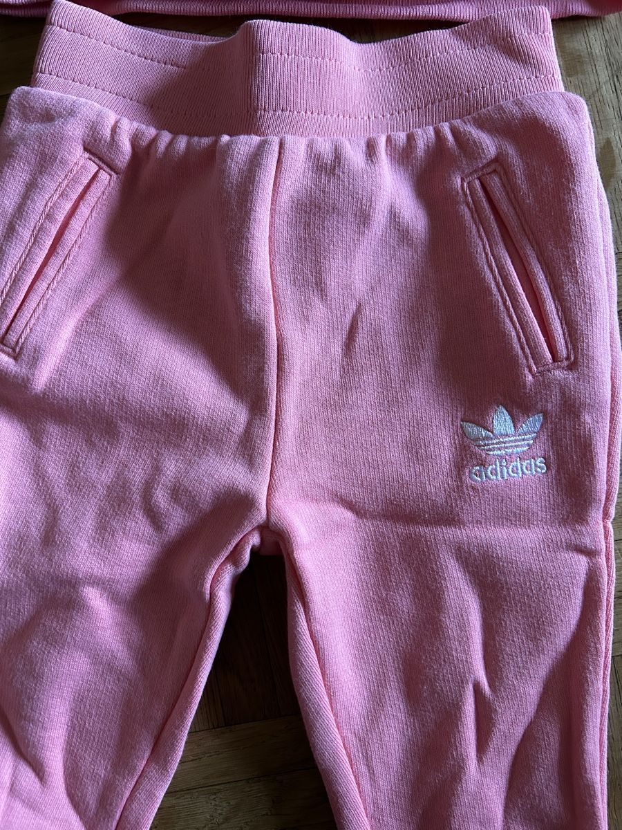 Adidas Lotti & Set di vestiti: Training Adidas bébé fille / taille 6-9 mois – Nuovo (secondo la descrizione) da Meyrin venduto da Bronx86 1
