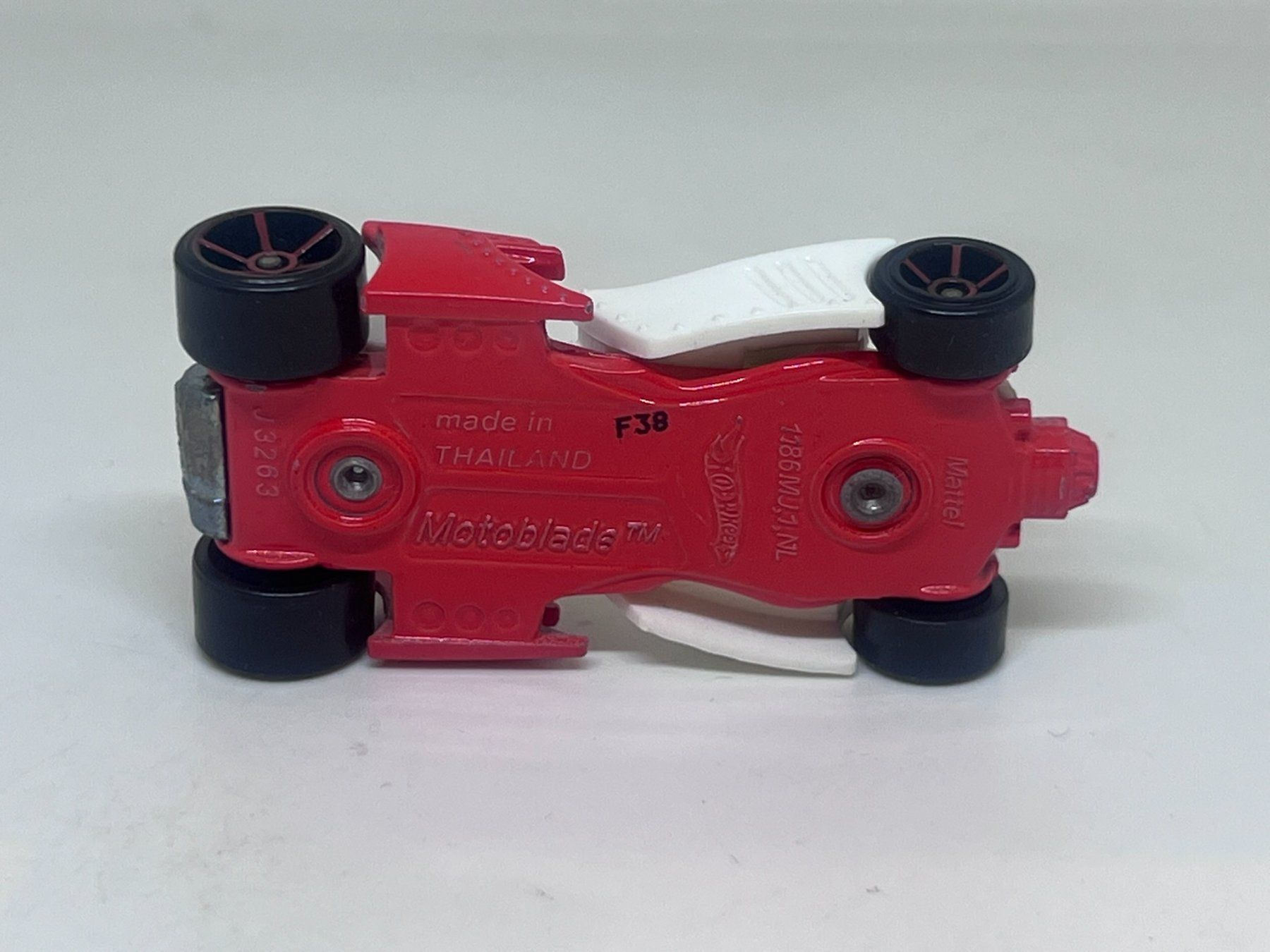 Hot Wheels Modellini d'auto: Hot Wheels Motoblade #94 – Usato da Wildegg venduto da LaaBoutique 3