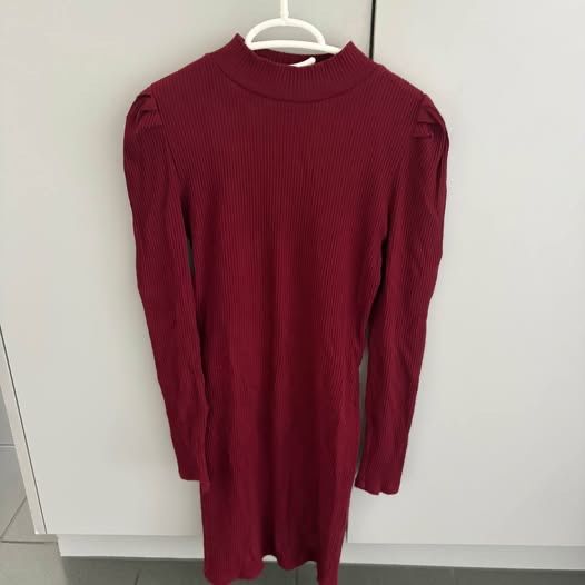 Kleider & Röcke: Robe bordeaux côtelée manches longues – Gebraucht aus Dompierre FR von Laetitia1999