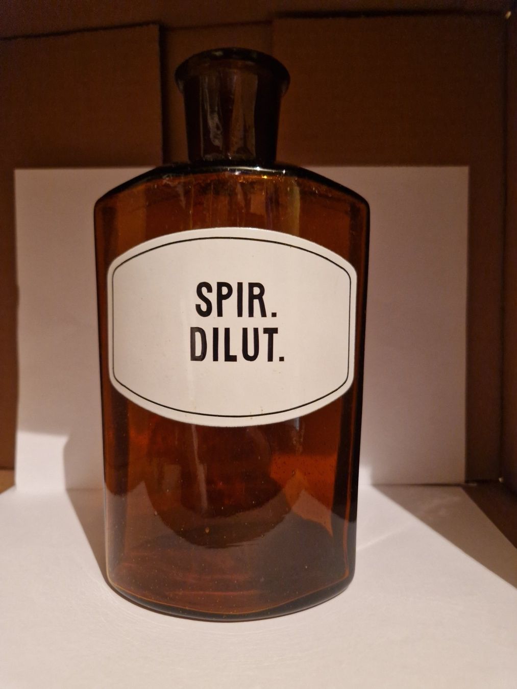Accessori da laboratorio: Alte Apothekerflasche ohne Deckel – Usato da La Croix (Lutry) venduto da Lecollectioneur