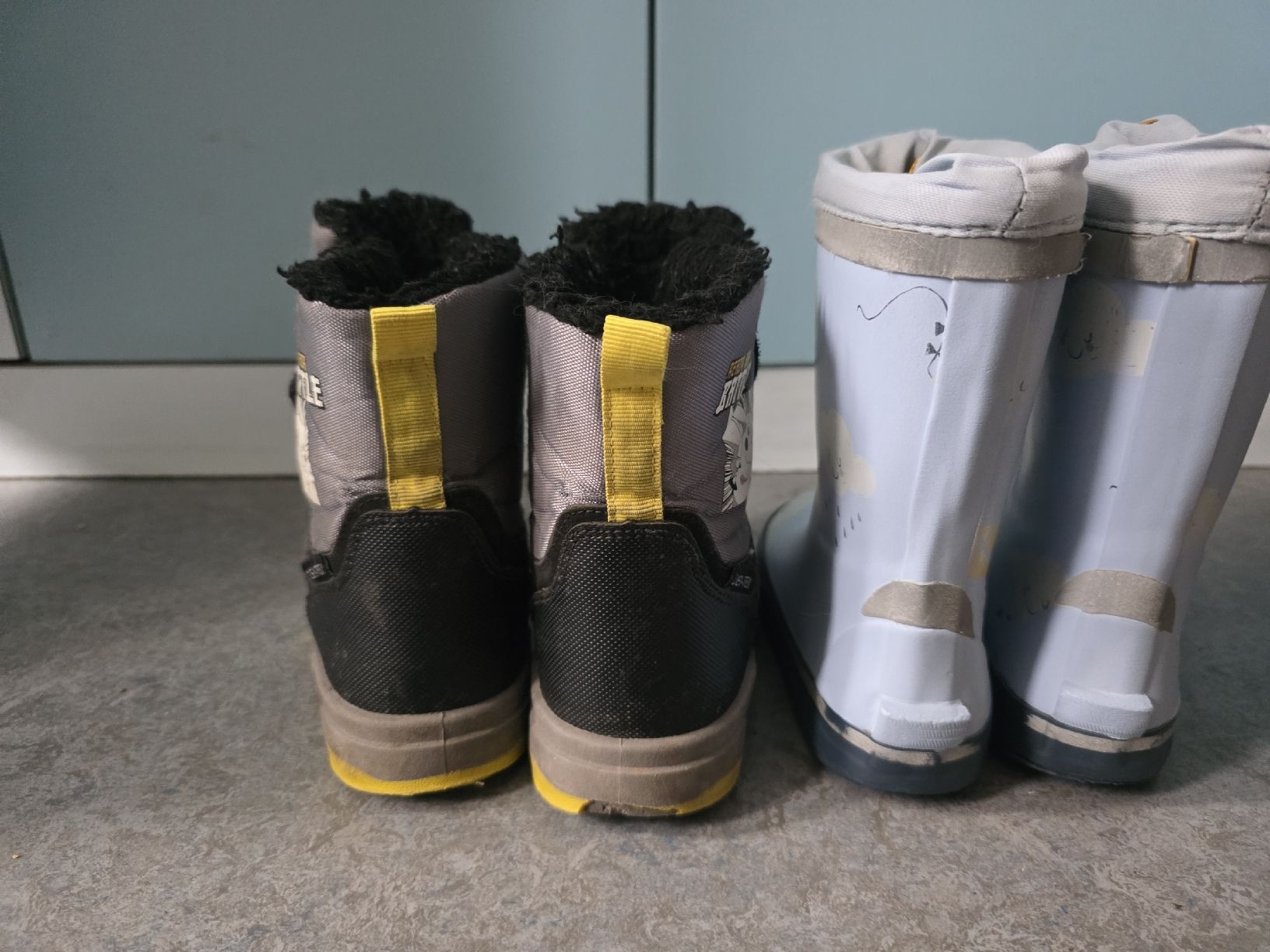 Scarpe per ragazzi: Kids Winter Boots & Rain Boots - Size 28/29 - Bundle! – Usato da Ebikon venduto da TessStoran 3