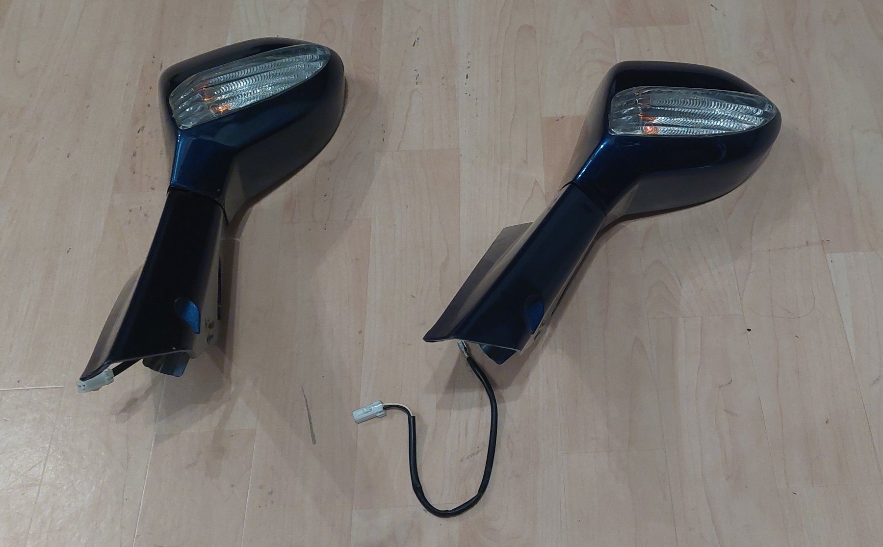 Piaggio Tutti pezzi di ricambio per scooter: Piaggio X9 Evolution Rückspiegel links Blinker – Usato da Oberbipp venduto da Ciudadela