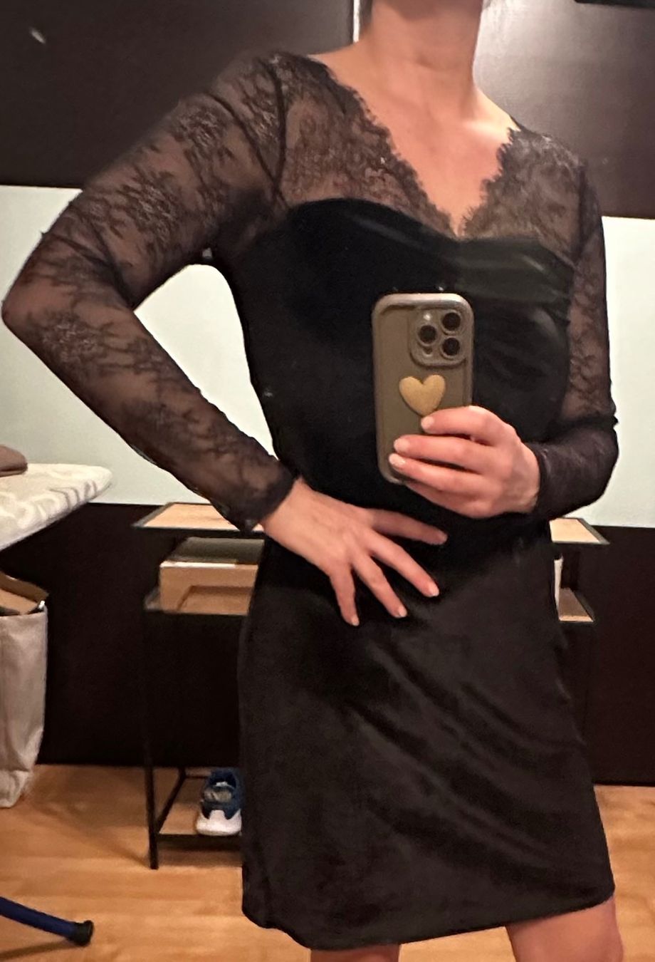 Vestiti: Samtkleid mit Spitze schwarz Gr. 40/42 – Nuovo (secondo la descrizione) da Altendorf venduto da Eastwick4 1