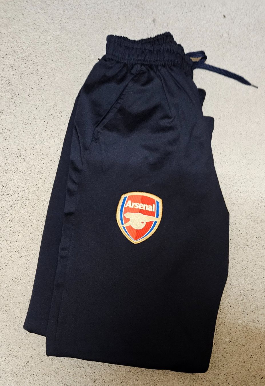 Pantaloni: Arsenal Trainerhose – Usato da Jona venduto da san_f7pf