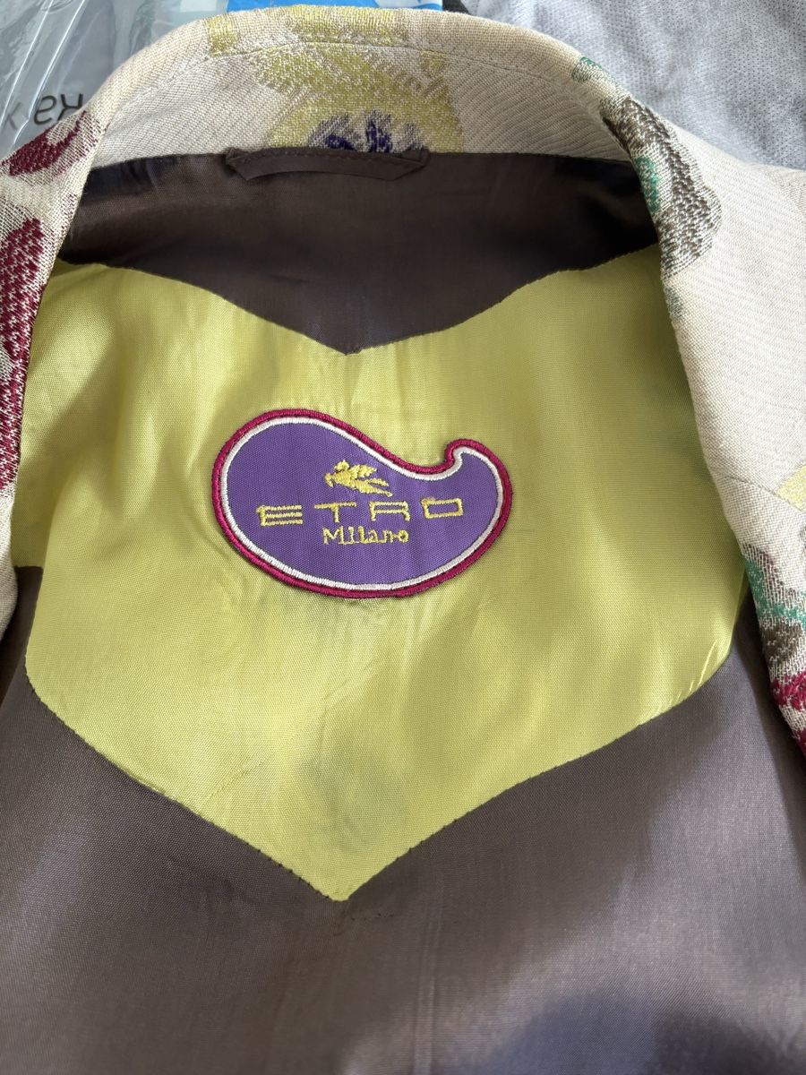 Etro Jacken: Etro women's vintage jacket, perfect condition – Gebraucht aus Lausanne von oyu_hgg5 5