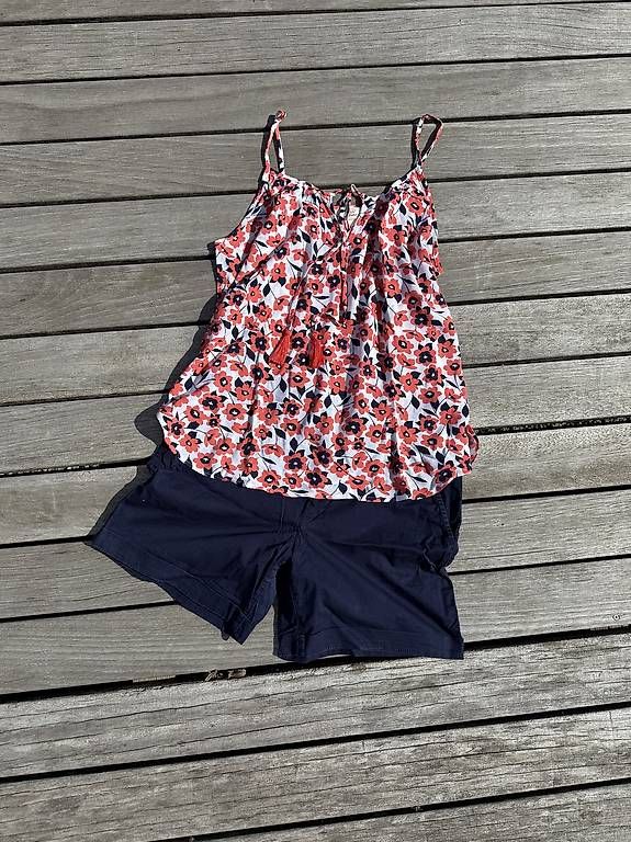 H&M Kleiderpakete: 2-teiliges Sommer Set - H&M - Top & Shorts – Gebraucht aus St. Niklausen LU von Sundy01
