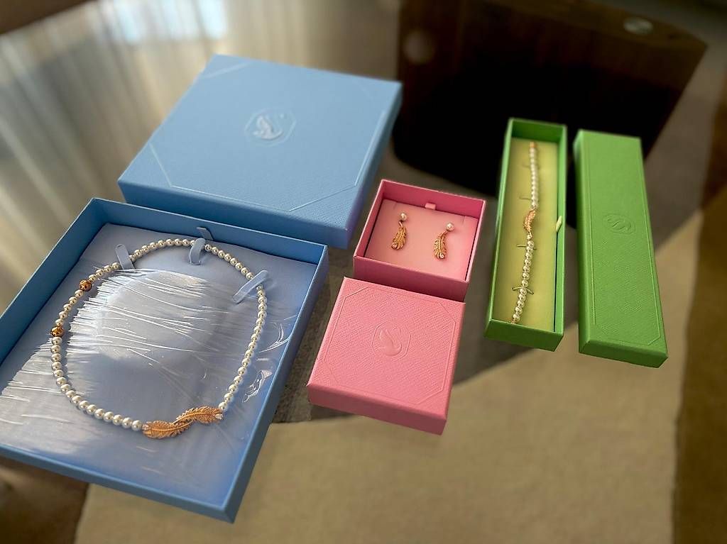 Swarovski Catenine: Swarovski "Nice" Schmuckset Roségold & Perlen – Usato da Schwyz venduto da alex2909
