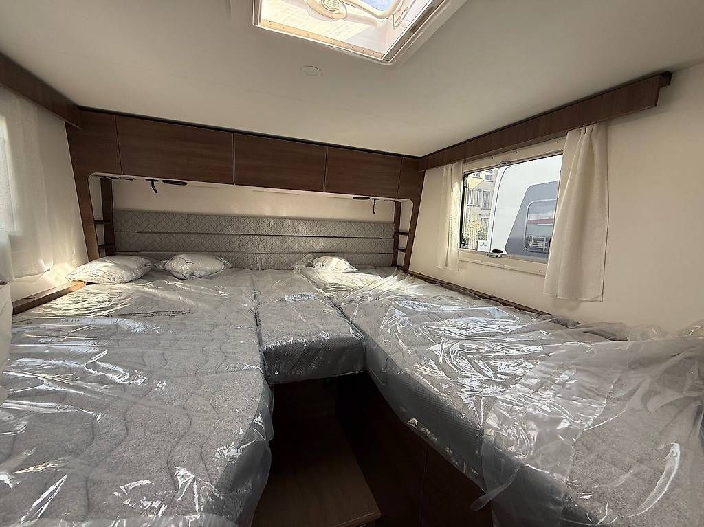 Veicoli da campeggio: Rapido Serie 80dF ALKO 8066 dF – Usato da Langenthal venduto da Reisemobil01 2