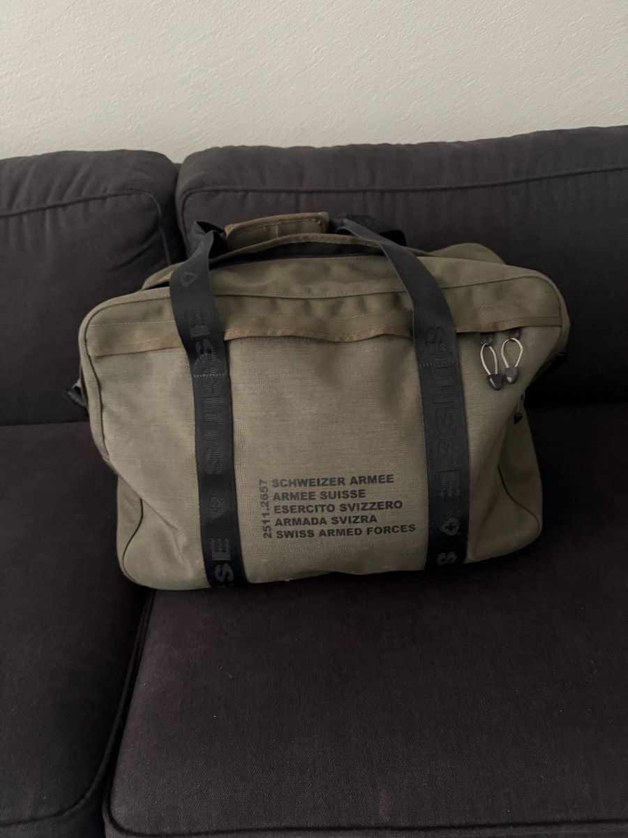 Schweizer Armee Borse: Schweizer Armee Sporttasche – Usato da Chur venduto da ropa68