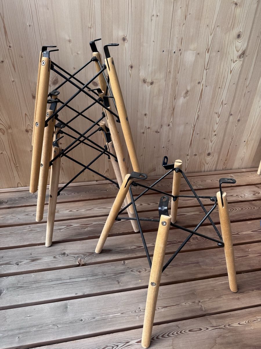 Stühle: Stuhl-Holzbeine zu verschenken  – Gebraucht aus Nänikon von Biene_88 1