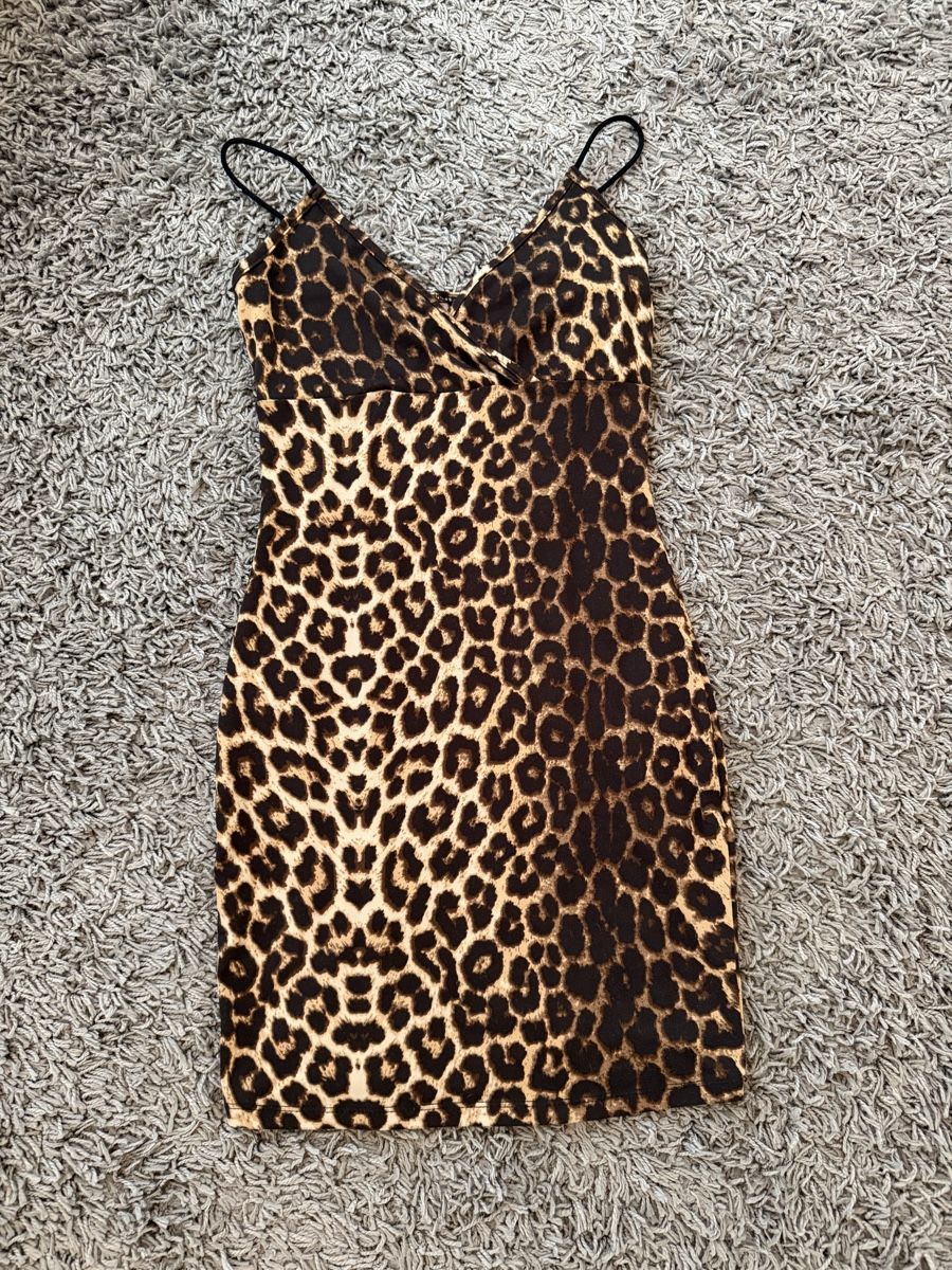 Robes: Kleid Leopardenmuster – Neuf (Voir description) à Frümsen par laura002 1