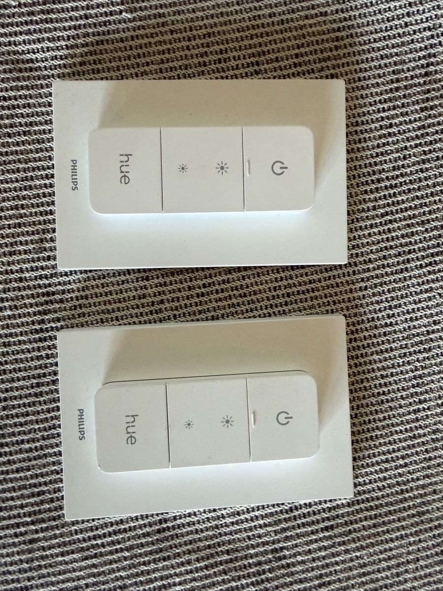 Philips Schalter: 2x Philips Hue Dimmer Switch Wall Mounts White – Gebraucht aus Glis von dkiss95