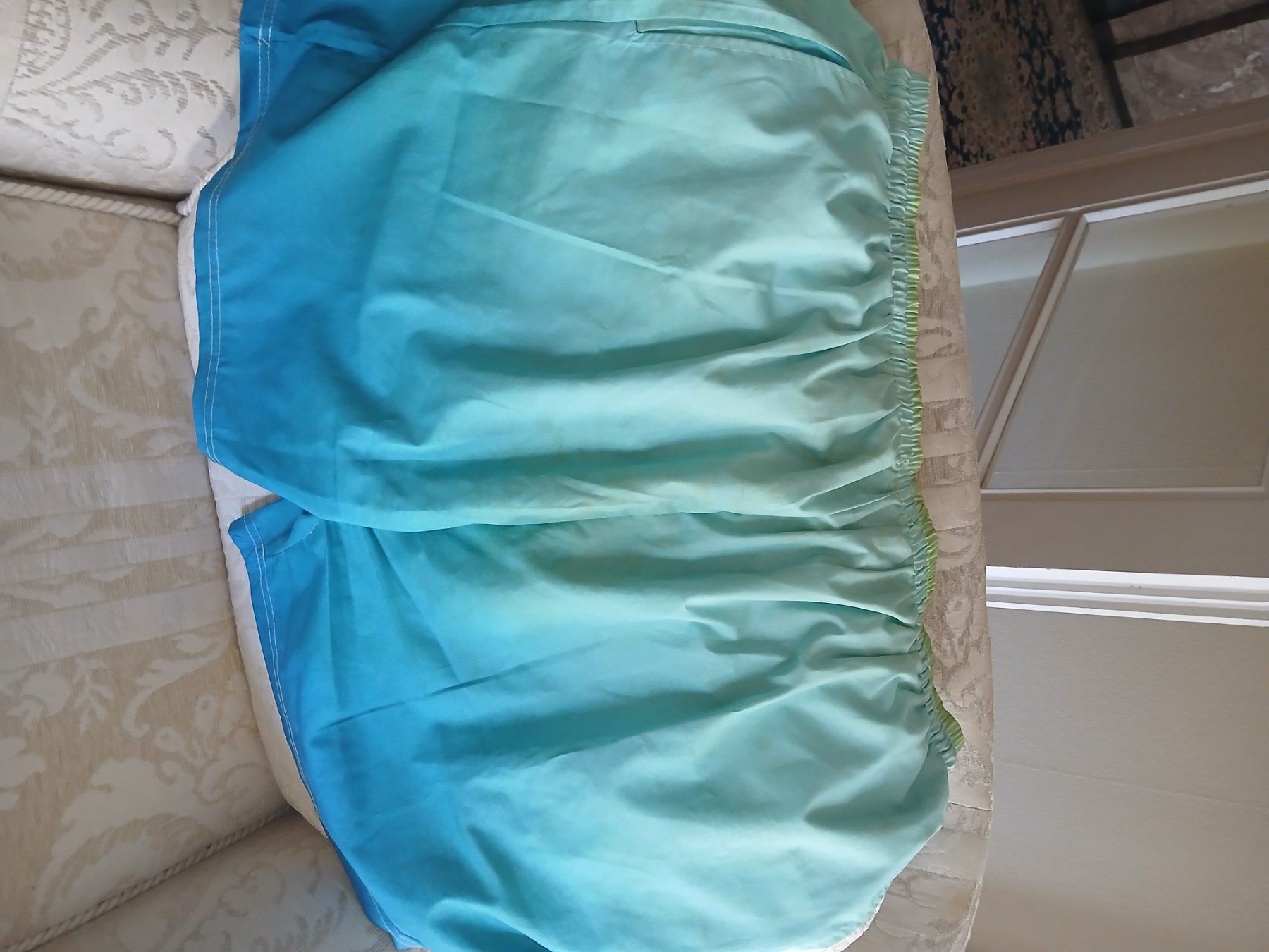 Pantaloni: Short d'été turquoise dégradé - large – Usato da Lausanne venduto da darius9