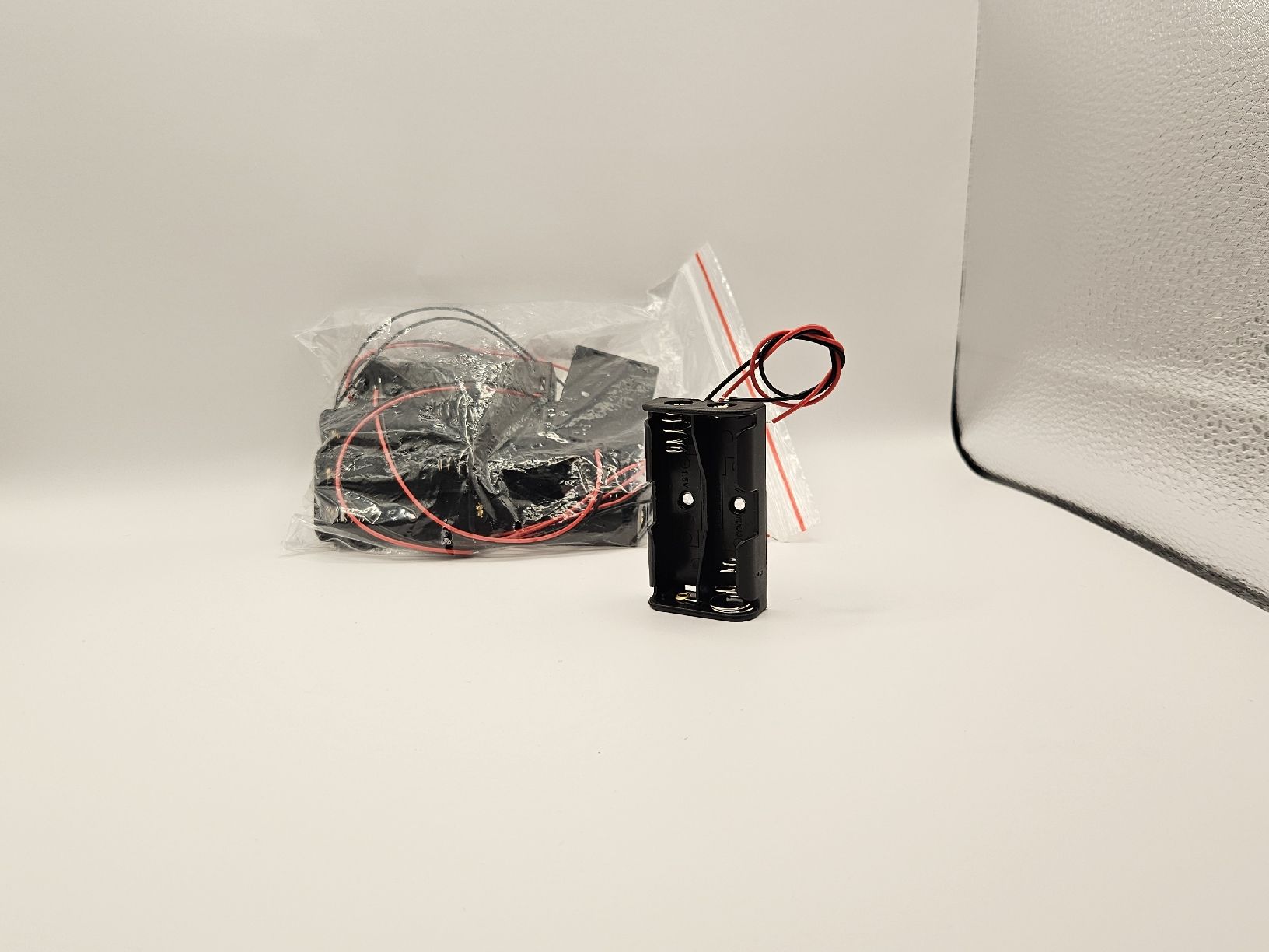 Caricatori & Batterie: Vendo Porta batterie AA – Nuovo e nell'imballaggio originale da Riazzino venduto da TicinoCarAudio 2