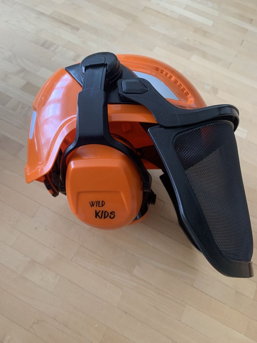 Spielzeuge: Stihl Spielzeugkettensäge mit Helm – Gebraucht aus Stansstad von goodmorninglucerne 4