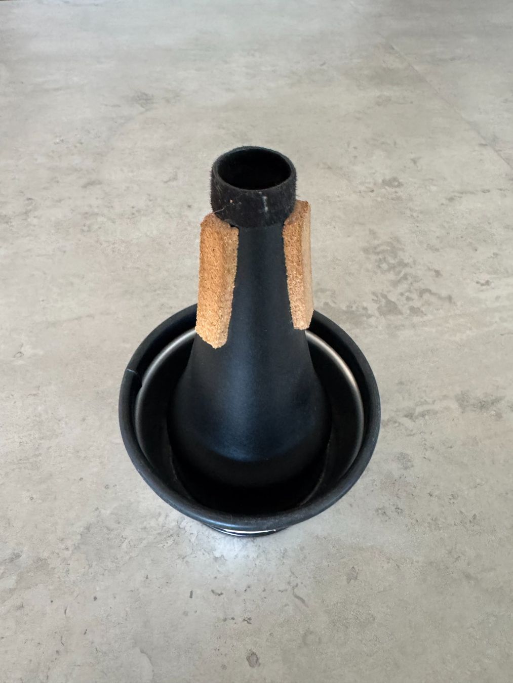 Musikinstrumente: Cup Dämpfer Denis Wick für Trompete oder Cornert. – Gebraucht aus Menzingen von Trade-it 2