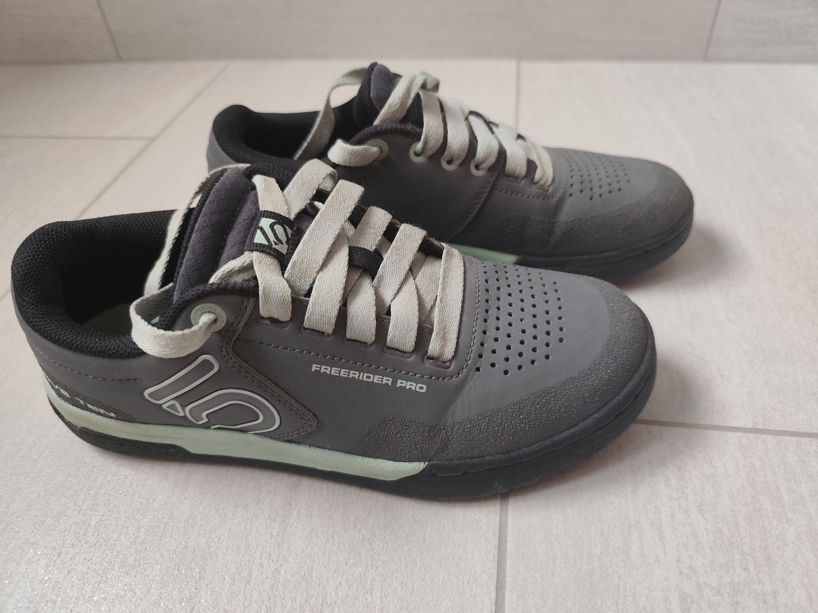 Five Ten Damenschuhe: Damen Bikeschuh "Five Ten Freerider Pro"  – Gebraucht aus Bernhardzell von rajuhe