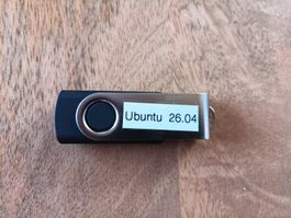 Linux Ubuntu 26.04 // USB Flash drive