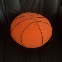 Basketball Kissen, neuwertig, perfekt zum Kuscheln!🏀🧡🏀🧡