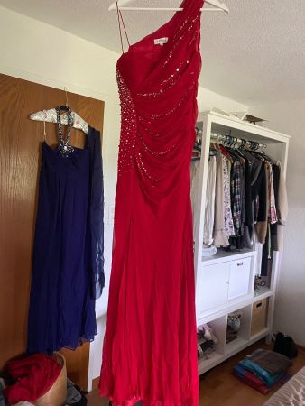 Abendkleid rot One-Shoulder mit Pailletten 1 mal getragen