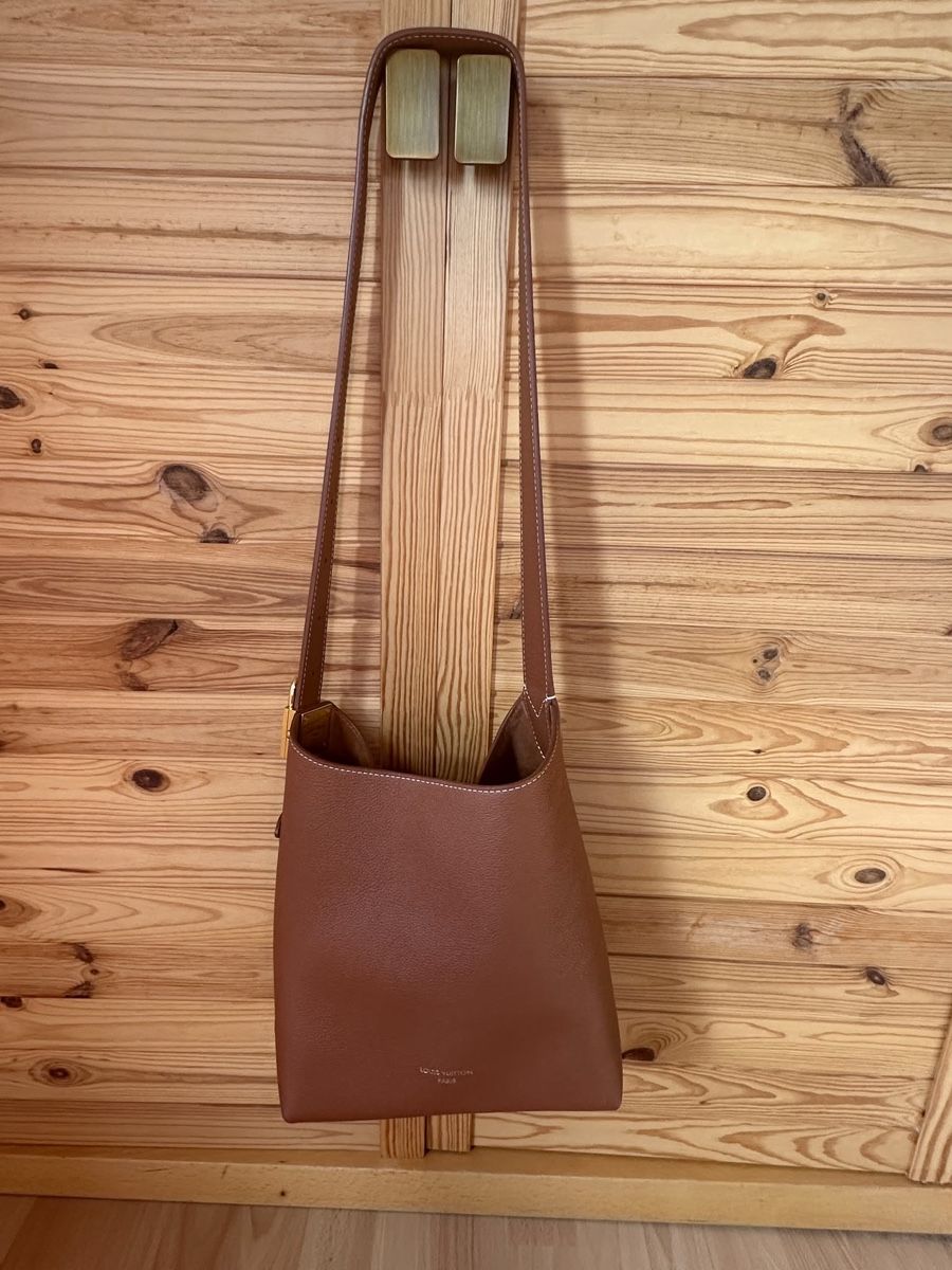 Louis Vuitton Borse da donna: Louis Vuitton, Low key hobo, Cognac – Usato da Bülach venduto da E_Di 4