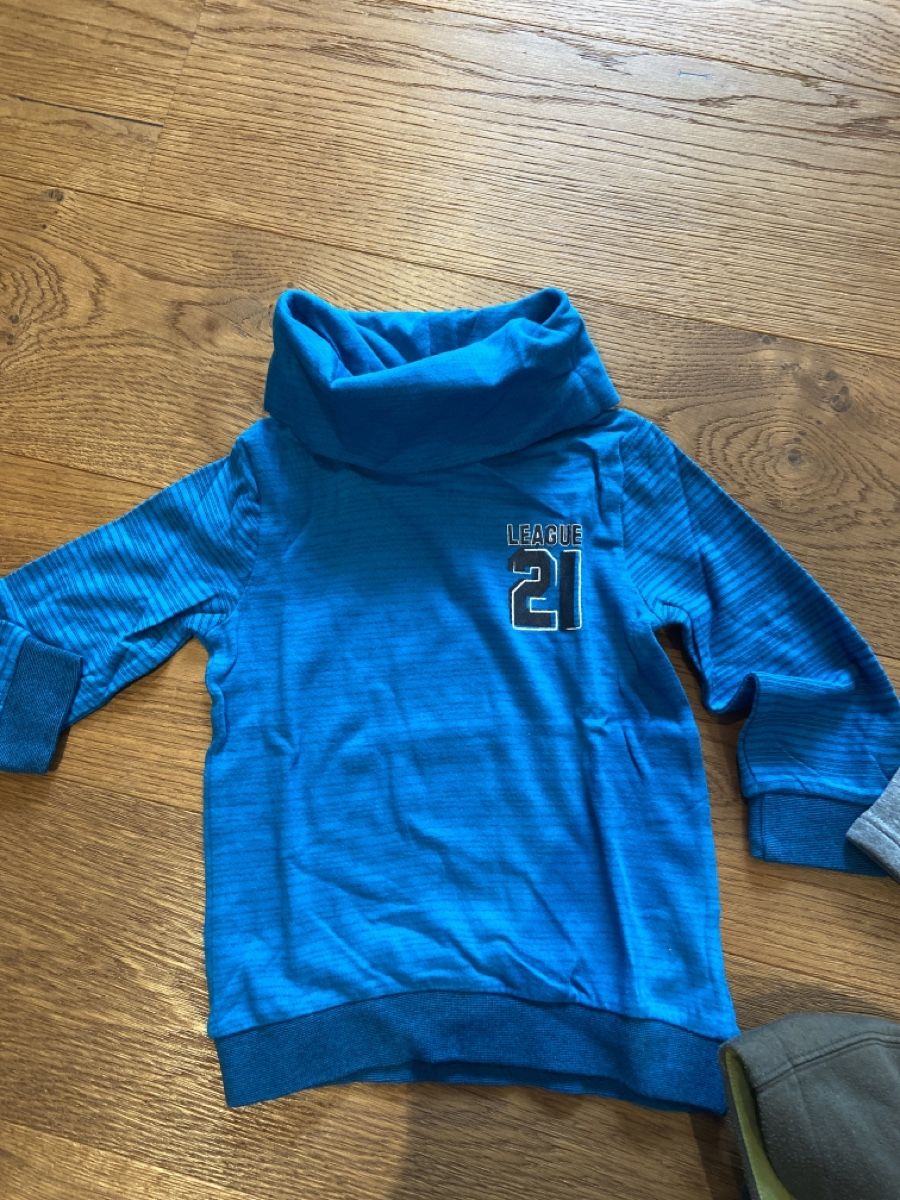 Maglioni & Felpe: 2 Pullover &1 Jäggli Gr.98 – Usato da Pratteln venduto da Nala78 1