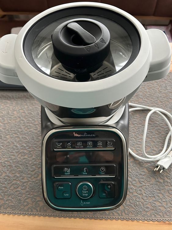 Moulinex Click & Cook Keukenmachine met geïntegreerde keukenweegschaal, vermogen 1400 W, capaciteit 3,6 l, 32 functies, 10 automatische programma's, digitaal touchscreen, eenvoudige bediening HF506110