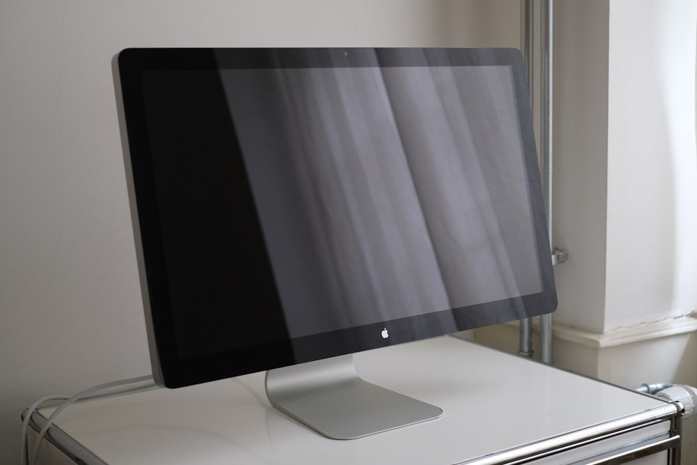 Apple LED Cinema Display (Gebraucht) in Aarau Rohr für CHF 125 – nur ...