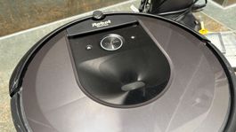 iRobot Roomba i7 Series Inkl. Zubehör, Ersatzfilter-Bürste