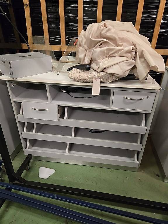 Allestimento di negozi e stand fieristici: Verkaufstheke – Usato da Thunstetten venduto da gregios1 1