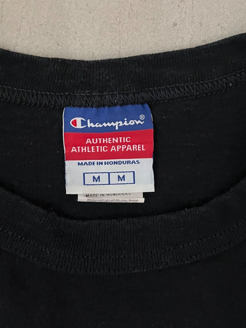 Champion T-shirt: Tshirt von Champion Gr M – Usato da Luzern venduto da Sono2 1