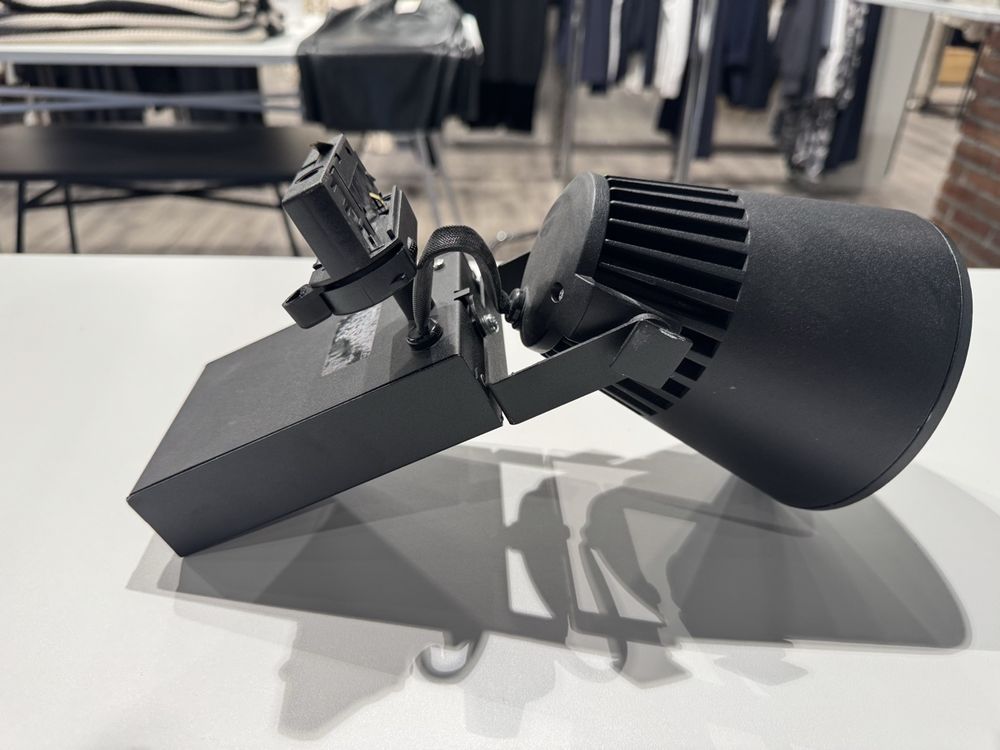 Gallery Detail: Lival Trend Led Strahler Für Läden Gebraucht In Wald Zh