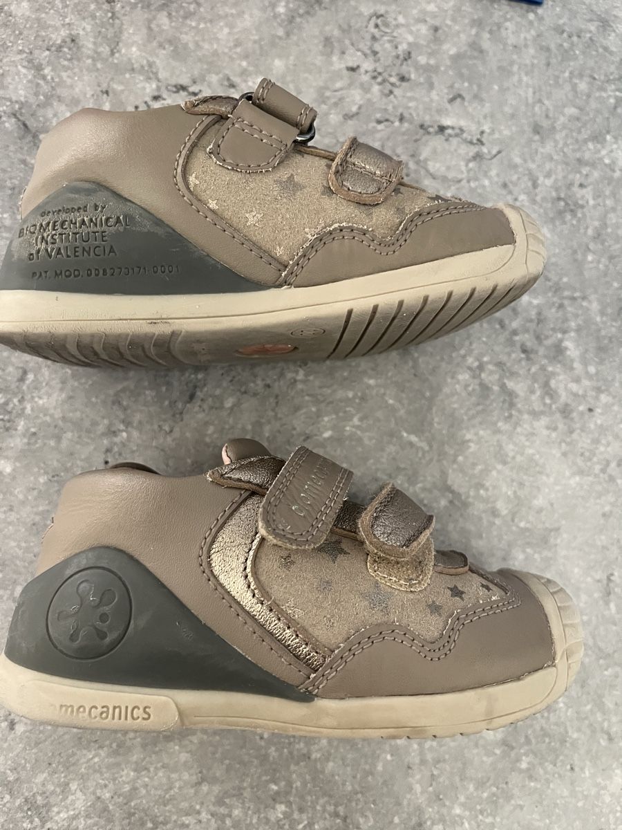 Scarpe per ragazze: Biomecanics Schuhe für Mädchen, Gr. 22 – Usato da Châtelaine venduto da EvelinaT 2