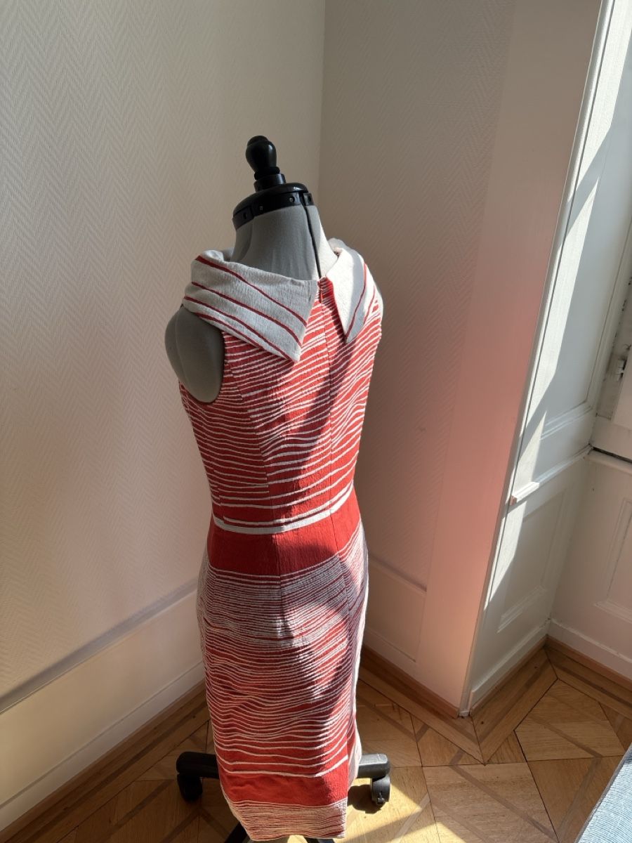 Carolina Herrera Vestiti: Robe d'été rayée rouge et blanche sans manches – Usato da Genève venduto da fan_5n8s 1