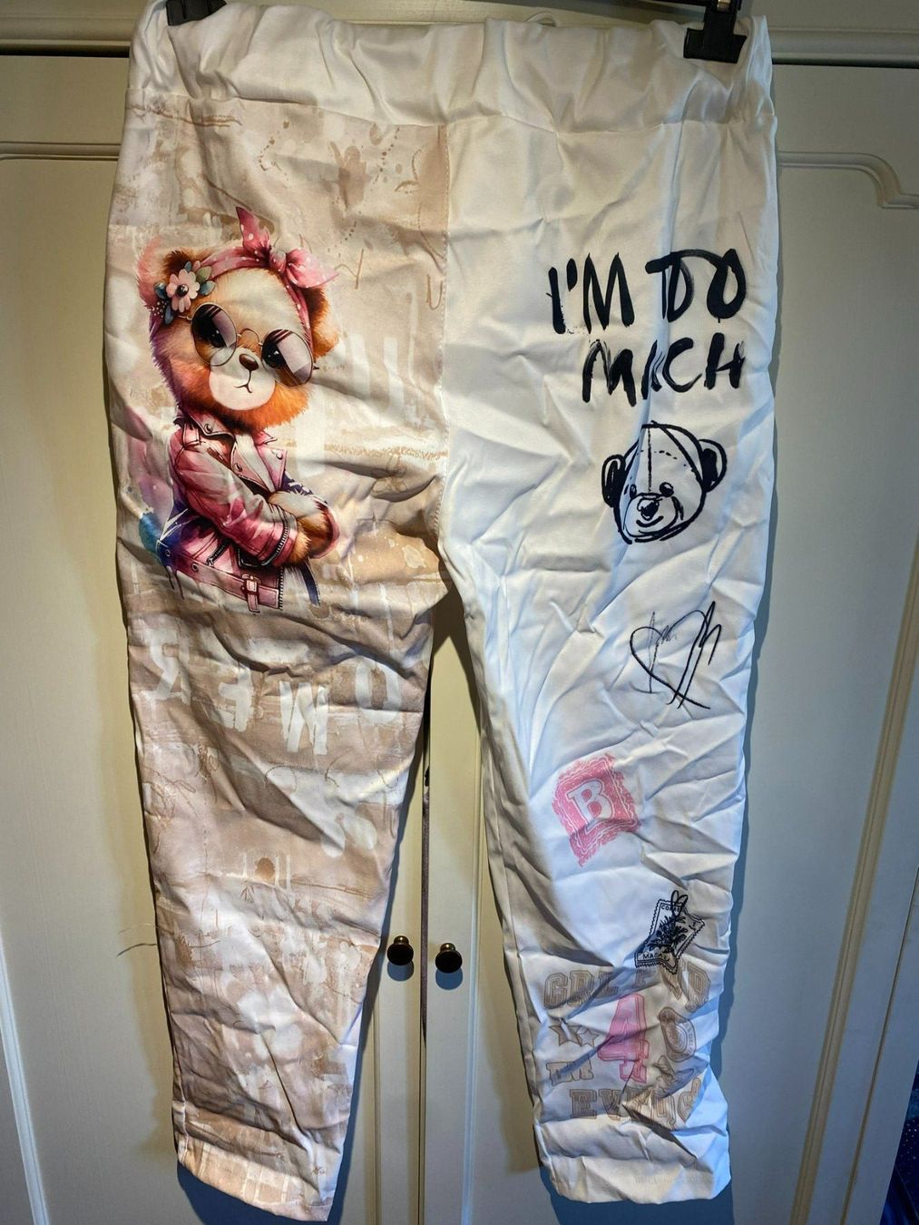 Pantalons: STOFFHOSE DAMEN  BÄRCHEN AUFDRUCK – Neuf avec emballage d'origine à Meienried par ManuelaBoutique 8
