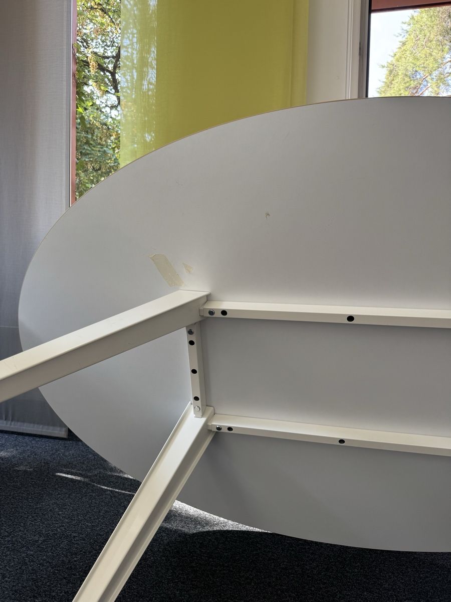 Tavoli: Ovaler Tisch Holzoptik, weiss, modern – Usato da Zürich venduto da Egsakt 7