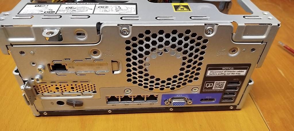 Hewlett Packard Server: HPE MicroServer Gen10+  Xeon E-2186G, 32 Go, NVMe, SSD, iLO5 – Usato da Etoy venduto da Ctrl0 1